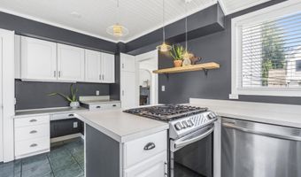 902 Midway Dr, Auburn, IN 46706