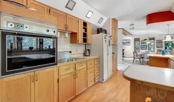 8210 Sundi Dr, Anchorage, AK 99502