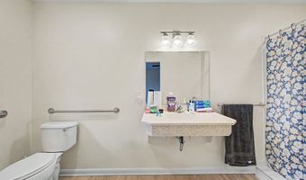 125 Meadowview Ave, Absecon, NJ 08201