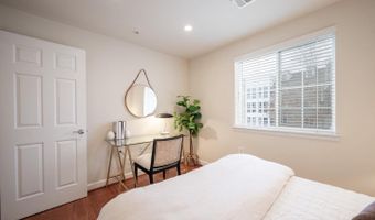 4113 S FOUR MILE RUN Dr #404, Arlington, VA 22204