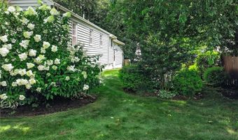 54 Novelty Rd, Warwick, RI 02889