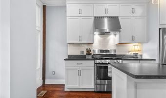 44 Bradford St 49, Bristol, RI 02809