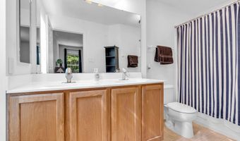 18 Foxmoor Ln, Bayville, NJ 08721