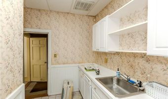 634 Park Ave, Cranston, RI 02910