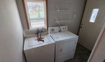 421 S 8th St, Albia, IA 52531