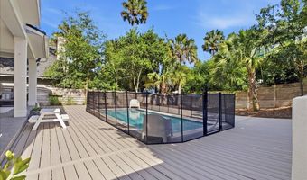 370 8TH St, Atlantic Beach, FL 32233