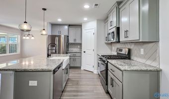 16504 Eden Dr, Athens, AL 35613