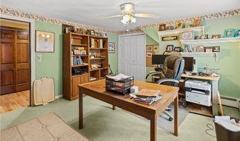 10 Bartlett Rd, Middletown, RI 02842