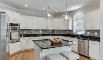 3313 Glen Devon Ln, Berkeley Lake, GA 30096