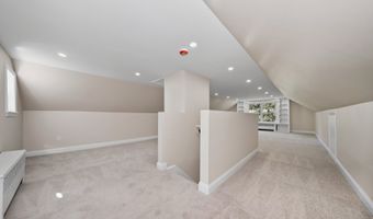 90 Battle St, Bristol, CT 06010