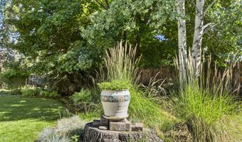 21081 Gardenia Ave, Bend, OR 97702