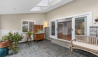 29 Sturgis Ln, Barnstable, MA 02630