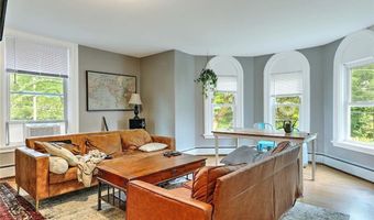 571 Spring St, Newport, RI 02840