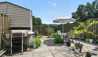 8307 PONDSIDE Ter, Alexandria, VA 22309