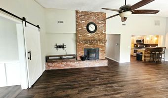 861 Oak Crst, Baxter Springs, KS 66713