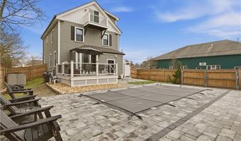 23 Clinton St, Newport, RI 02840