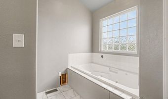 915 Kansas Ave, Berthoud, CO 80513
