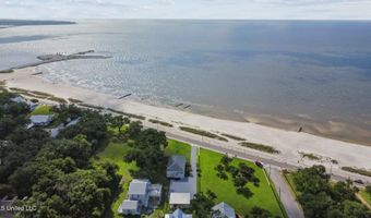 810 S Beach Blvd, Bay St. Louis, MS 39520