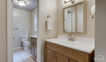 110 Pioneer Dr, Athens, GA 30605