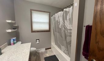 902 N Penn St, Aberdeen, SD 57401