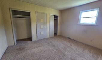 15 W Prospect St, Aurora, MO 65605