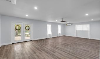 729 Canterbury Dr, Biloxi, MS 39532