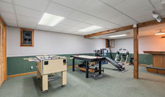 1045 Helen Dr, Algonquin, IL 60102