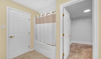 190 Sandover Dr, Aurora, OH 44202