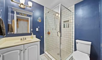 520 Meadowbrook Dr, Adrian, MI 49221