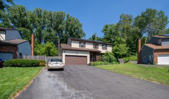 51 Aspen Cir, Albany, NY 12208