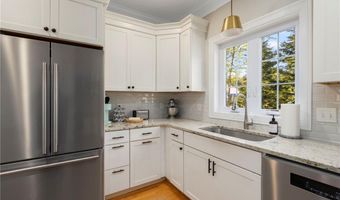 161 Seawynds Dr, North Kingstown, RI 02852