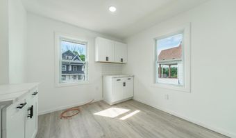 24 Slater St, Amsterdam, NY 12010