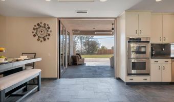 3181 Goldenspur Dr, Camarillo, CA 93010