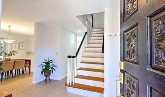 15 Sylvia Ln, Lincoln, RI 02865