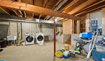 1280 Meadowview Ln, Amherst, OH 44001