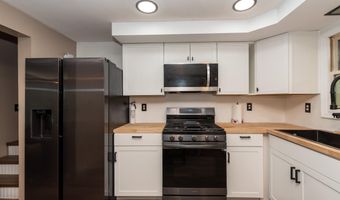 815 Berrywood Ln Ln, Absecon, NJ 08205