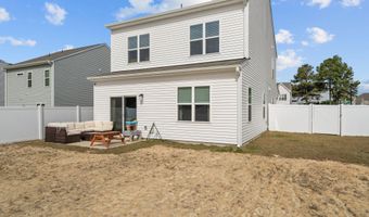 51 Walkabout Dr, Aberdeen, NC 28315