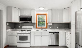 36 High St, Antrim, NH 03440