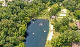 150 Greenbriar Dr, Aurora, OH 44202