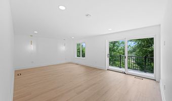 2321 N RICHMOND St, Arlington, VA 22207