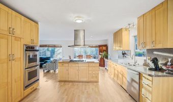 4024 IVA Ln, Annandale, VA 22003