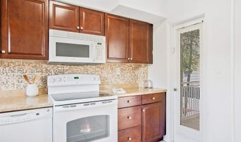 10001 W Bay Harbor Dr 208, Bay Harbor Islands, FL 33154