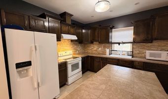 903 L St, Aurora, NE 68818