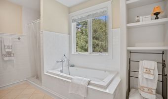 78 Hoyts Hl, Bethel, CT 06801
