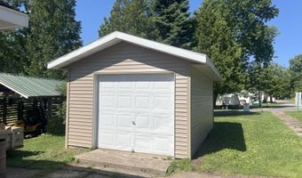 217 5TH St, Alpha, MI 49902