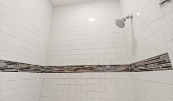 4226 40TH St N, Arlington, VA 22207