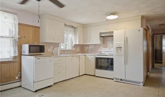 28 City View Pkwy, Johnston, RI 02919
