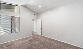 211 E Ponderosa Ln 10, Anaheim, CA 92802
