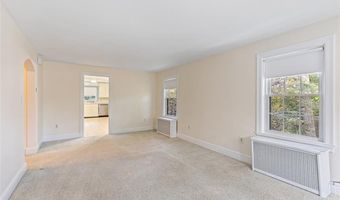 4 Chase Ln, Lincoln, RI 02865