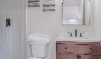 57 GARDEN Dr, Alexandria, VA 22304